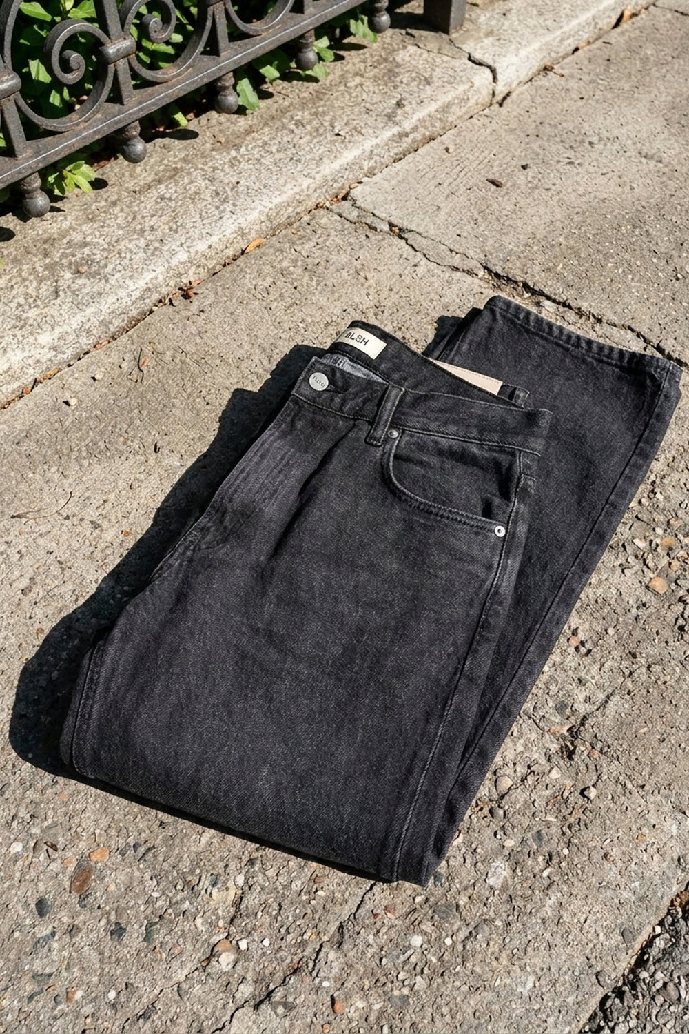 BENJI OVERSIZED FIT JEANS Faded Black men's knolling flat lay