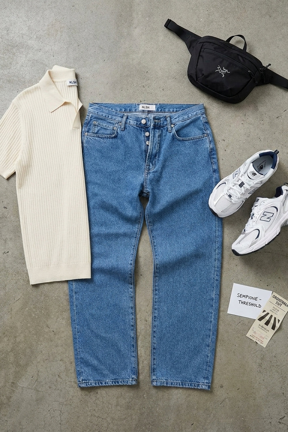 BENJI OVERSIZED FIT JEANS Faded Blue women's knolling flat lay