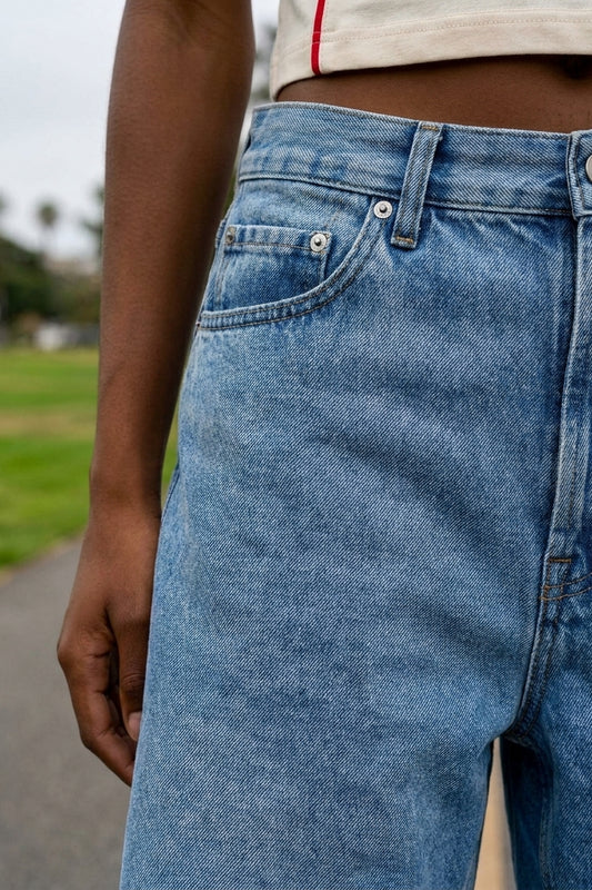 BLAKE OVERSIZED DENIM SHORTS Faded Blue women's fabric and wash detail