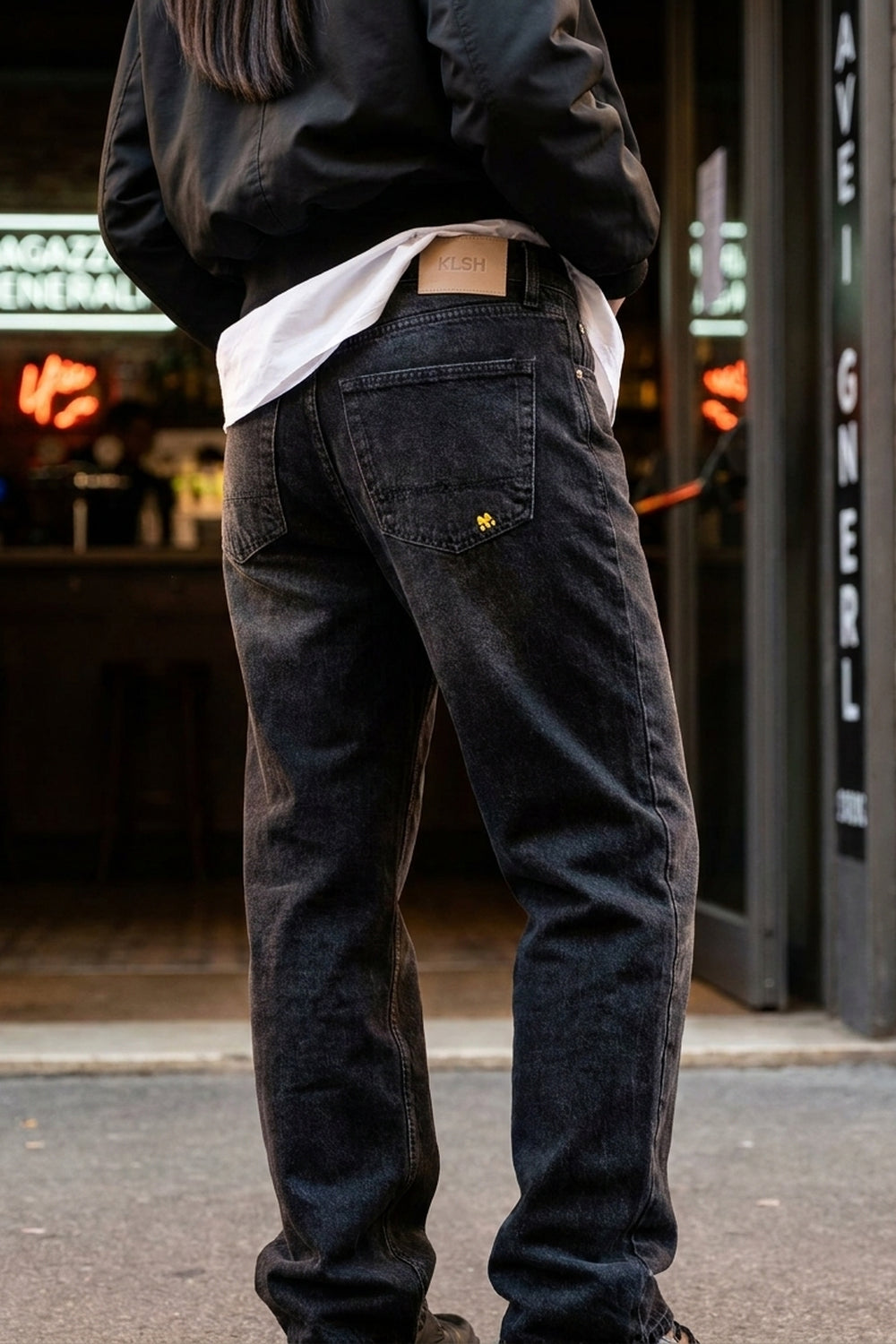 BENJI OVERSIZED FIT JEANS Faded Black women's back pocket detail crop