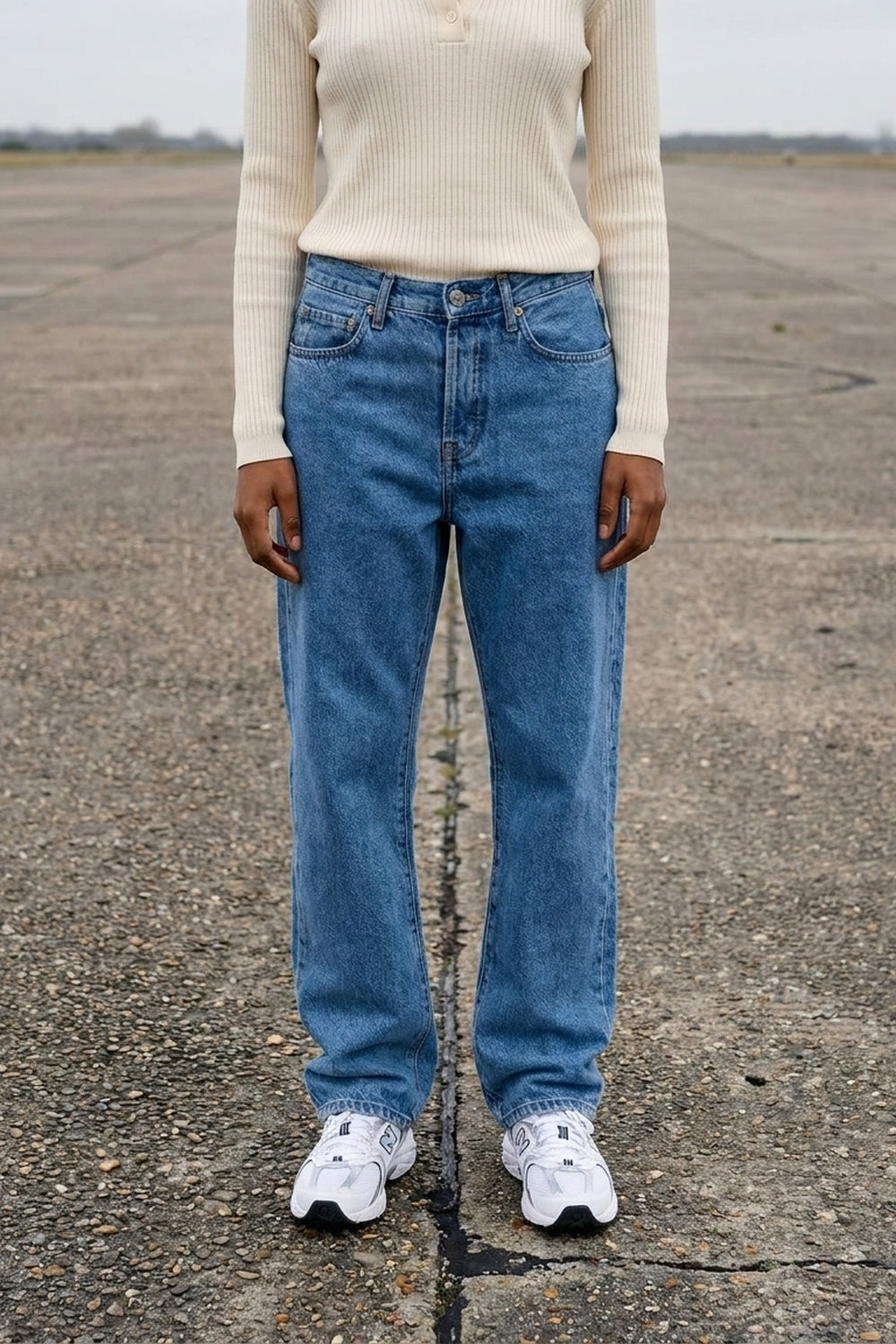 BENJI OVERSIZED FIT JEANS Faded Blue women's front waist-to-hem crop