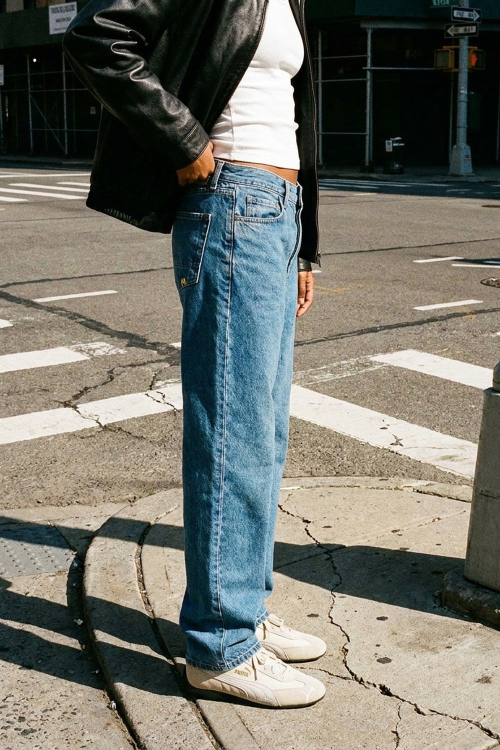 BENJI OVERSIZED FIT JEANS Faded Blue women's side waist-to-hem crop
