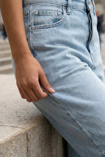 BOSTON WIDE FLARE JEANS Clear Sky women's fabric and wash detail