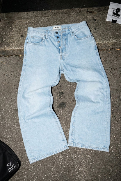 BOSTON WIDE FLARE JEANS Clear Sky men's knolling flat lay