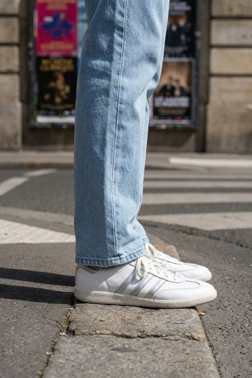 RYAN REGULAR FIT JEANS Clear Sky men's hem and shoe detail